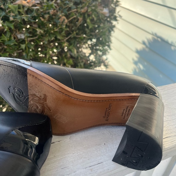 Miss Eliza pump. The office of Angela Scott. - Picture 8 of 11